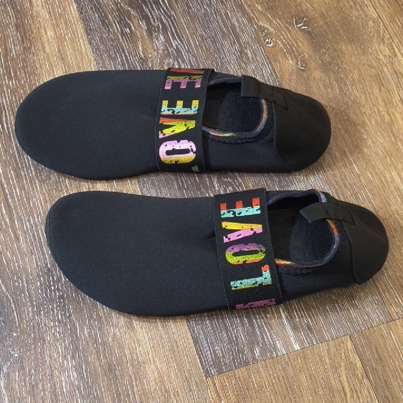 Women's Black Water Shoes with Multicolor Strap - Picture 4 of 5